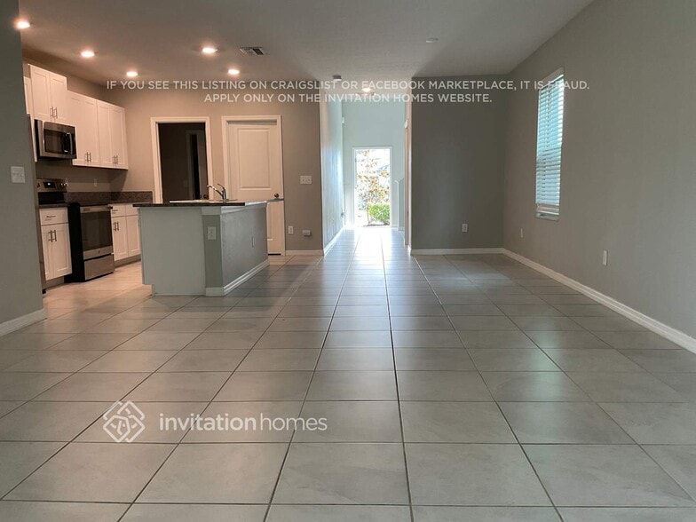 Building Photo - 2258 Jungle Dr