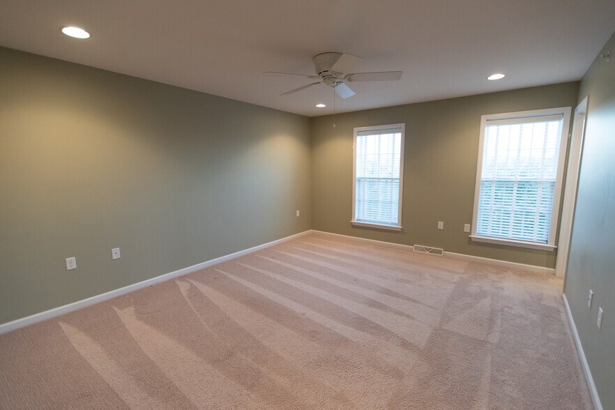 Master Bedroom - 2B Ellington Road