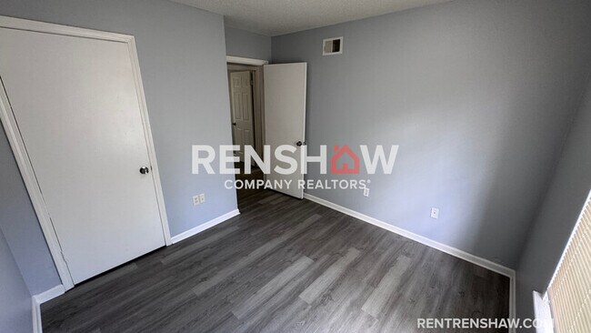 Building Photo - 3272 Sweet Springs Dr