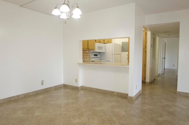 Building Photo - 208 Foxtail Dr