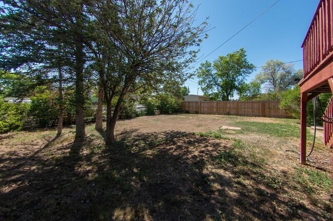 Building Photo - 6921 Manhattan Ln