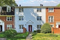 Building Photo - 2711 S Walter Reed Dr