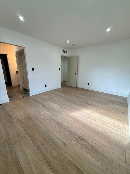 Building Photo - 13705 SW 91st Ct