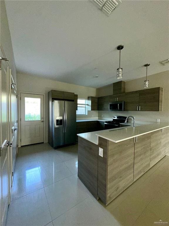 Building Photo - 19 Newport Ave