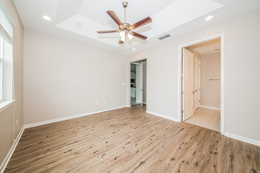 Building Photo - 11832 Meadowgate Pl