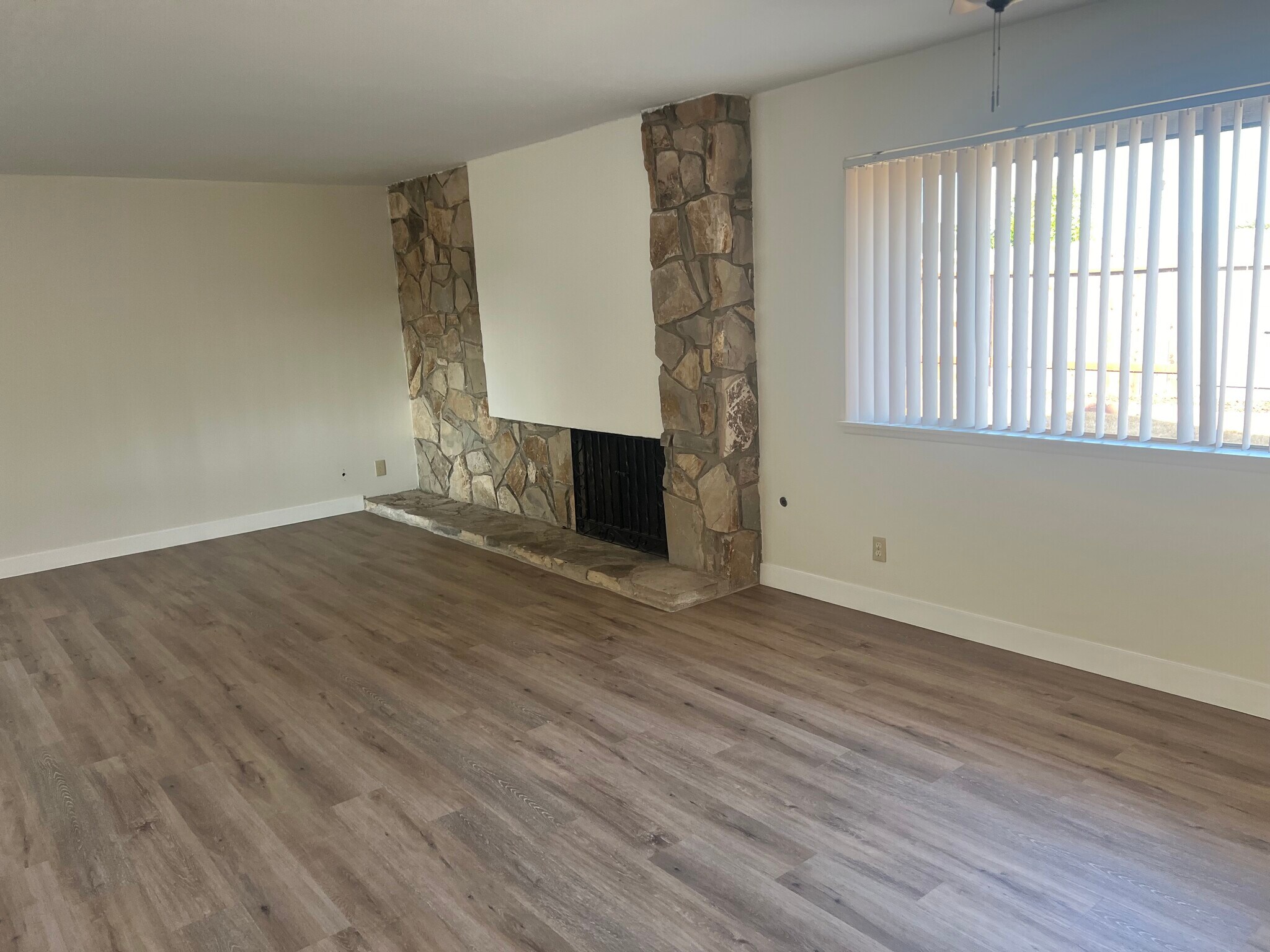 Building Photo - 156 Alcor Ave