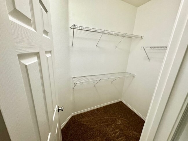 Building Photo - Three Story Condo for Rent Near Old Town T...