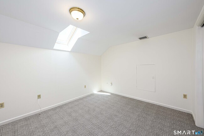 Building Photo - 1400 Hartford Tpke