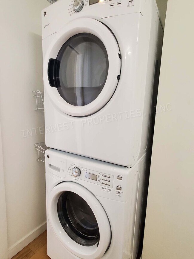 Building Photo - PERE02--*