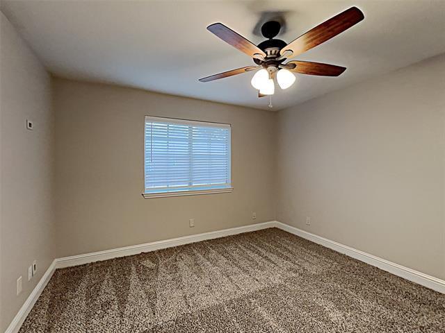 Building Photo - 551 SW Rand Dr