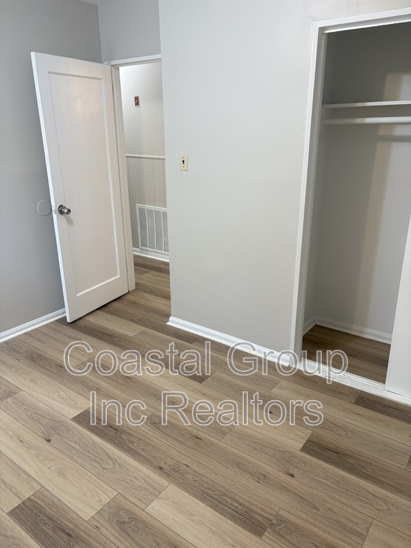 Building Photo - 5224 Silvey Dr