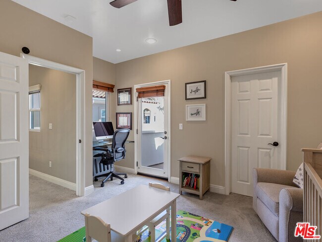 Building Photo - 23949 De Ville Way
