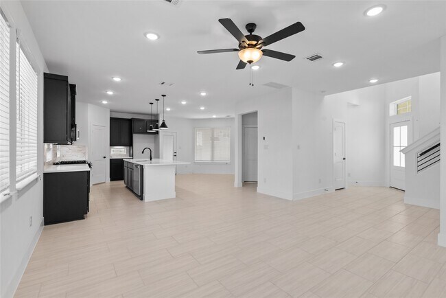 Building Photo - 1412 Shaded Rock Dr