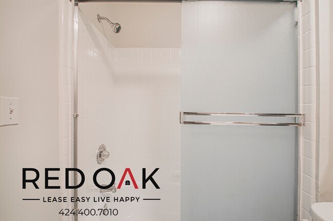 Building Photo - 4651 Cahuenga Blvd