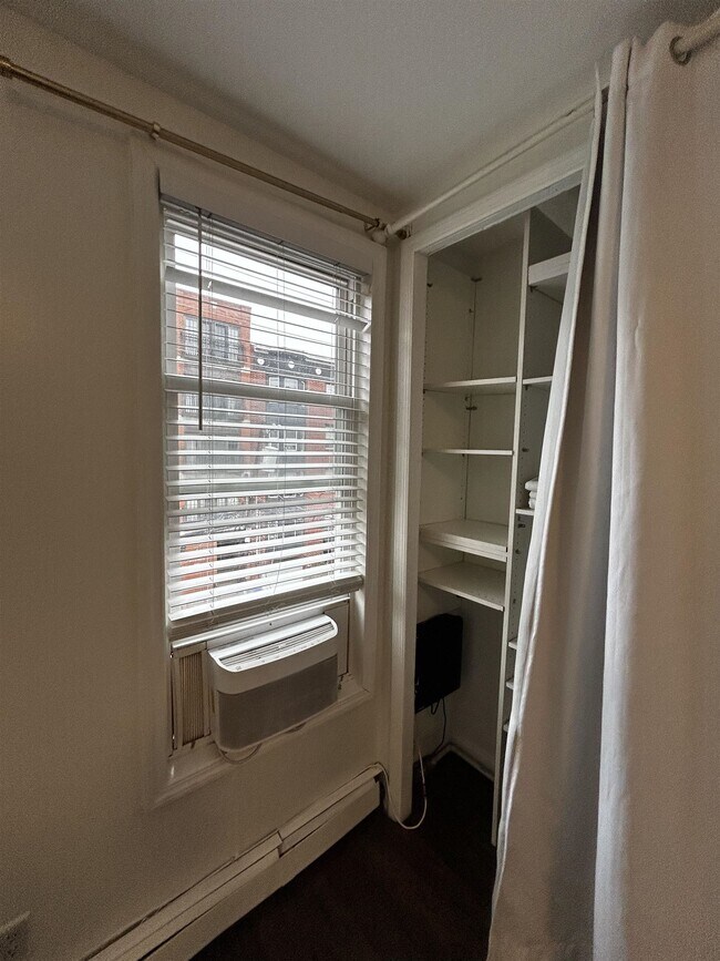 Building Photo - 63 Madison St