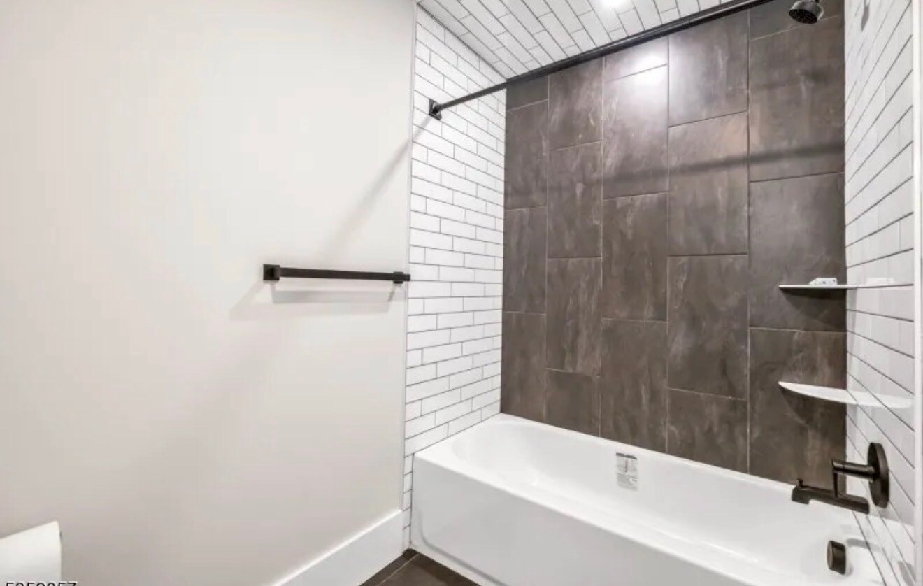 Building Photo - 162 Closter Dock Rd