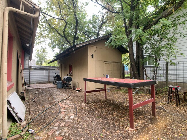 Building Photo - 2813 Salado St