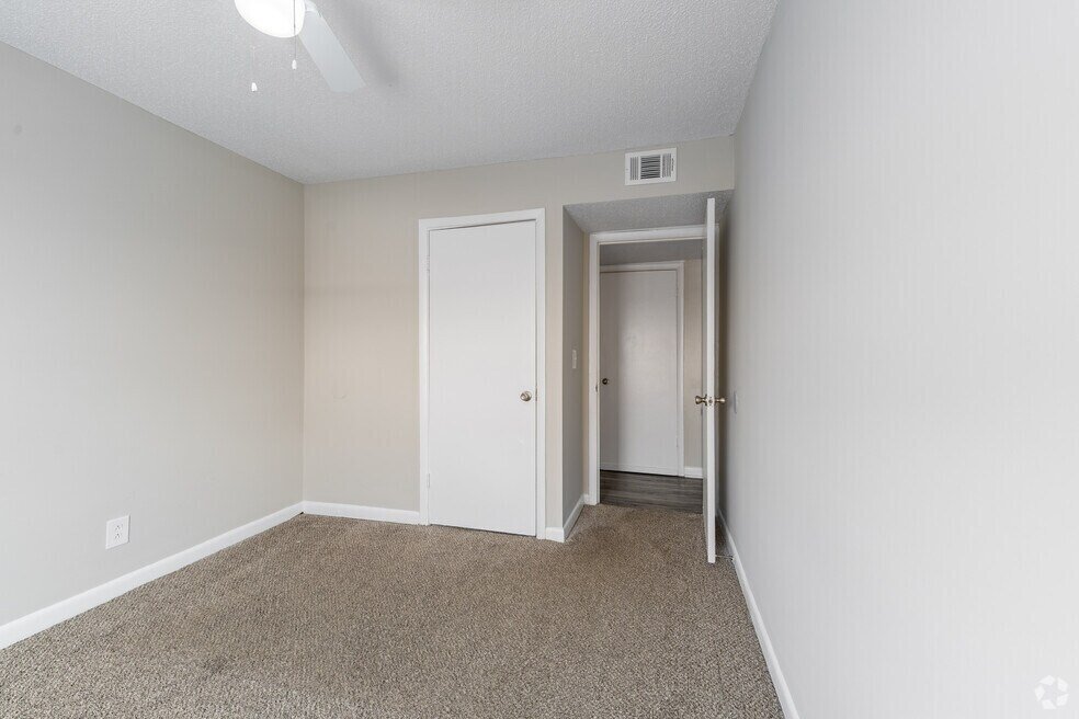 Building Photo - 4601 Packard Dr