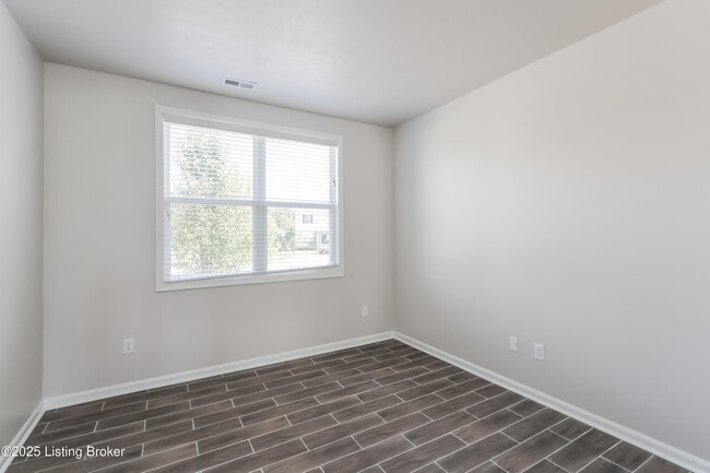Building Photo - 6787 Brittany Oak Dr