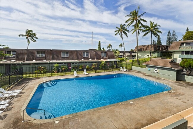 Building Photo - Spacious 3-Bedroom Townhome Across from Pearlridge – Available April 5