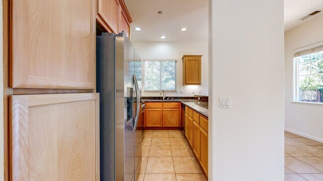 Building Photo - Rincon Valley FIVE Bedroom Three Bathroom Single Family Home!