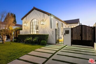 Building Photo - 521 N Formosa Ave