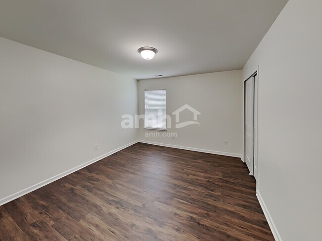 Building Photo - 10604 Shanon Darby Lane