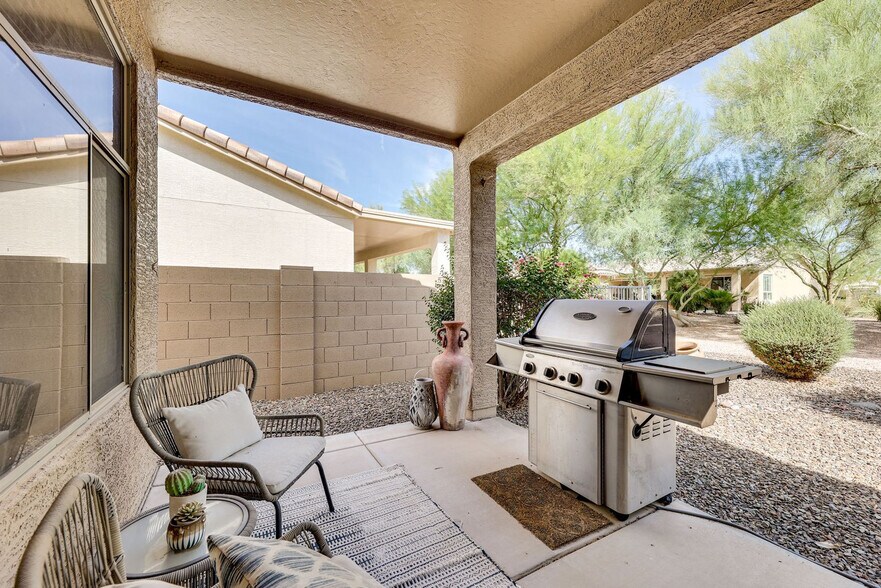 Building Photo - 9746 E Coopers Hawk Dr