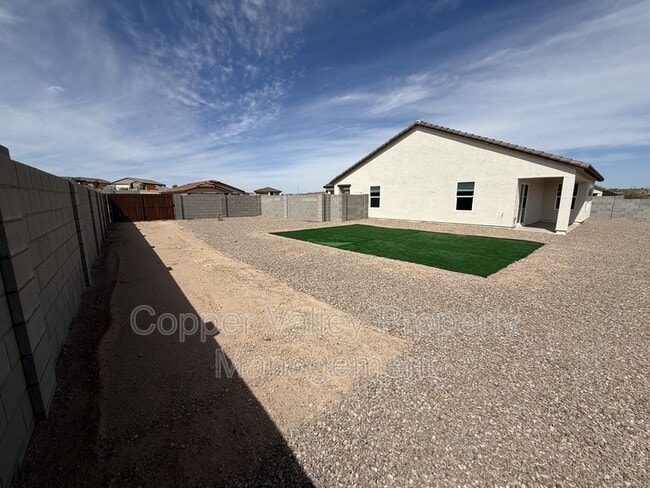 Building Photo - 955 Jubal Ln