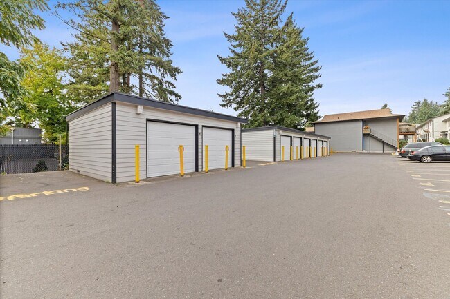 Building Photo - Treecrest 162nd