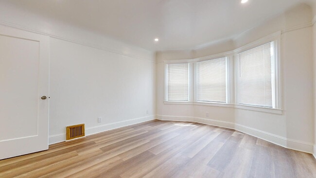 Building Photo - Spacious Single Family Home in Outer Missi...