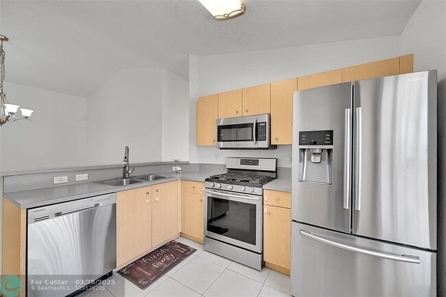 Building Photo - 5361 NW 90th Ave