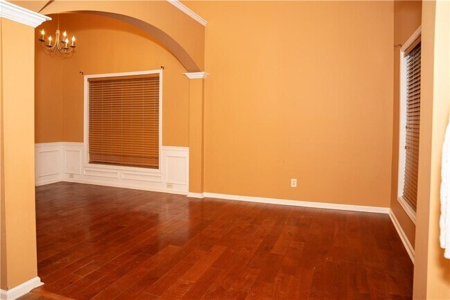 Building Photo - 2581 Southhaven Ln