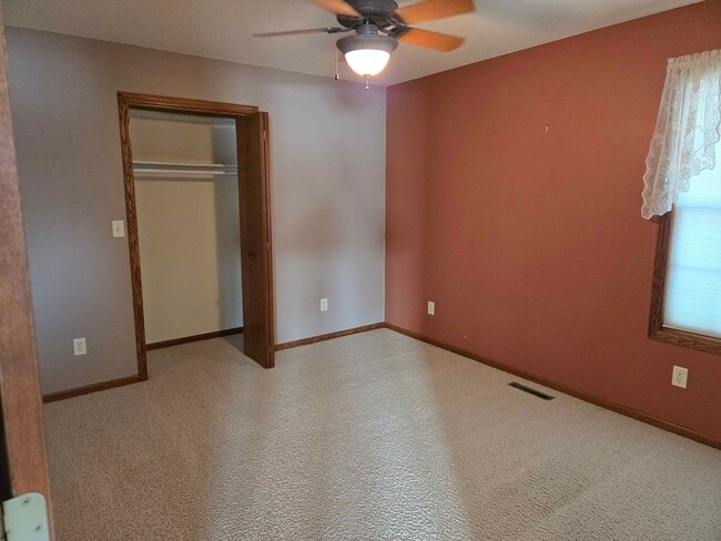 Building Photo - 208/210 E 13th Ave