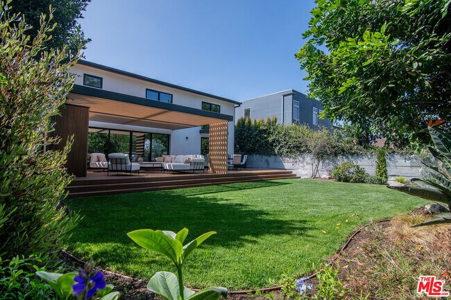 Building Photo - 10639 Cushdon Ave