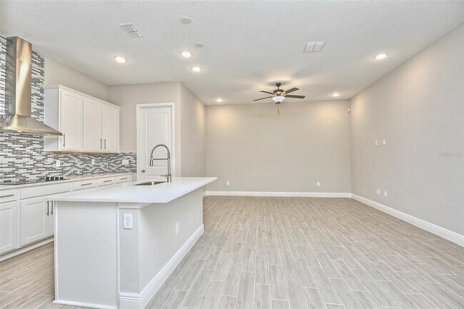 Building Photo - 6427 Cyrils Dr