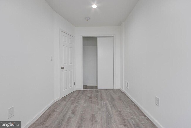 Building Photo - 2654 Wilkens Ave