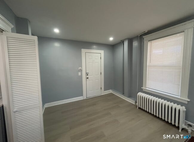 Building Photo - 98 Wolcott St