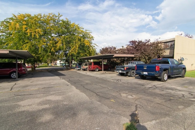 Building Photo - 13214 E Skyview Ave