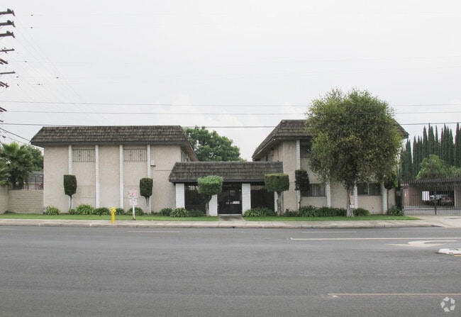 Building Photo - 8202 Rosemead Blvd