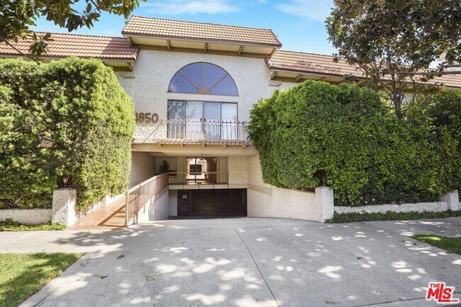 Building Photo - 1850 Midvale Ave