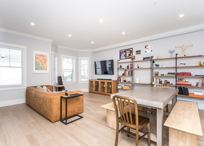 Building Photo - 29 Cherry St