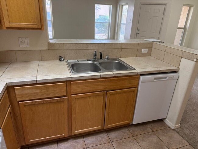 Building Photo - 3059 Southern Blvd SE