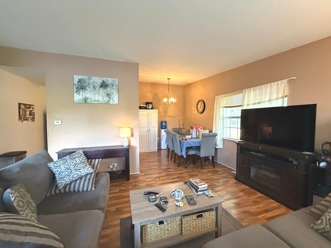 Building Photo - 301 Cherrywood Ct