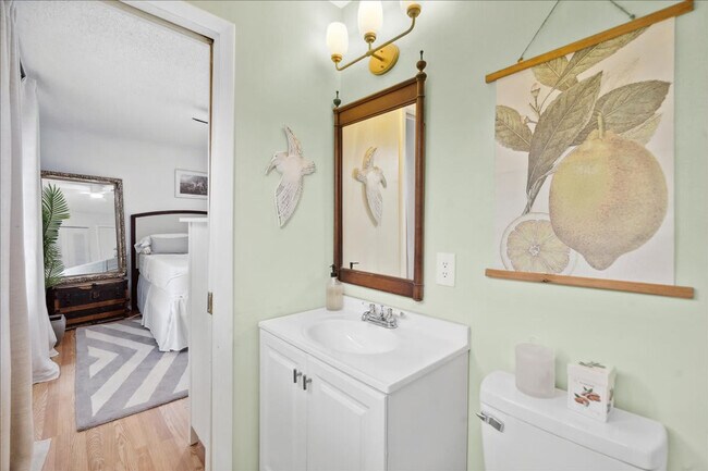 Building Photo - 171 Salmon Dr NE