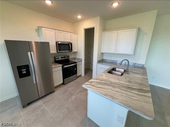 Building Photo - 408 NW 31st Pl
