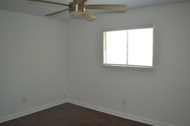Building Photo - House for Rent in Austin