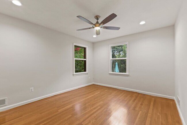 Building Photo - Discover this beautifully updated Colonial...