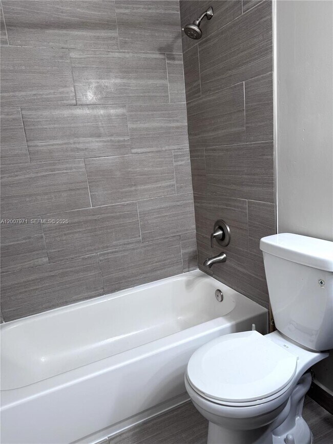 Building Photo - 10420 SW 158th Ct