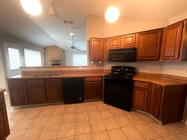 Building Photo - CUTE 3 BEDROOM HOME ON CUL-DE-SAC WITH LARGE BACK YARD*FRESH INTERIOR PAINT*2 CAR GARAGE*FIREPLAC...